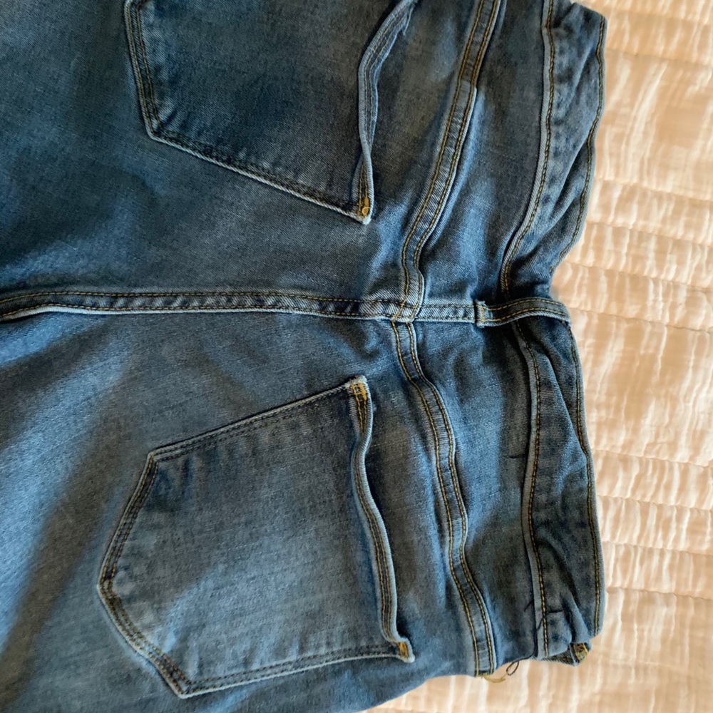 Universal Thread jeans - Picture 4 of 6